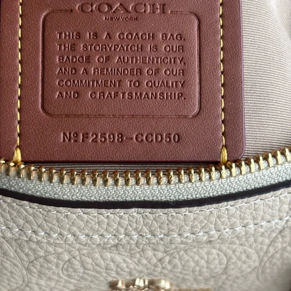 Coach Rowan in Oat Signature Leather with Wristlet - Picture 7 of 12
